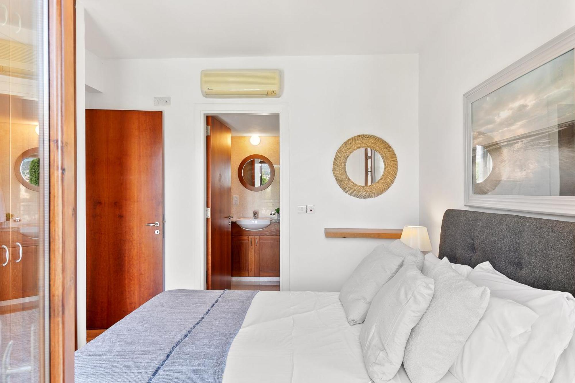 2 Bedroom Apartment Chloe With Communal Pool, Aphrodite Hills Resort Kouklia Eksteriør bilde