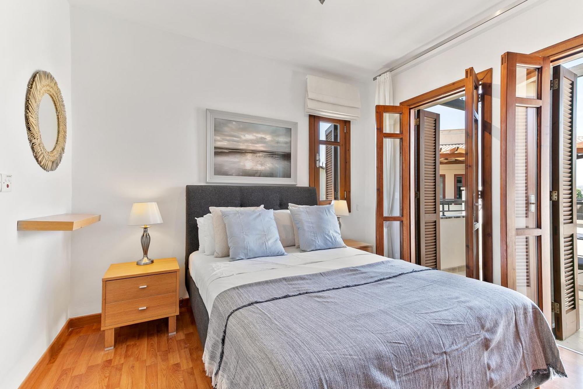 2 Bedroom Apartment Chloe With Communal Pool, Aphrodite Hills Resort Kouklia Eksteriør bilde