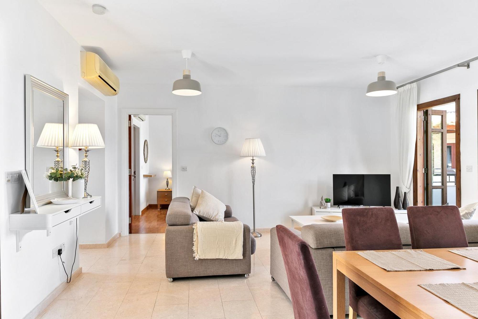 2 Bedroom Apartment Chloe With Communal Pool, Aphrodite Hills Resort Kouklia Eksteriør bilde