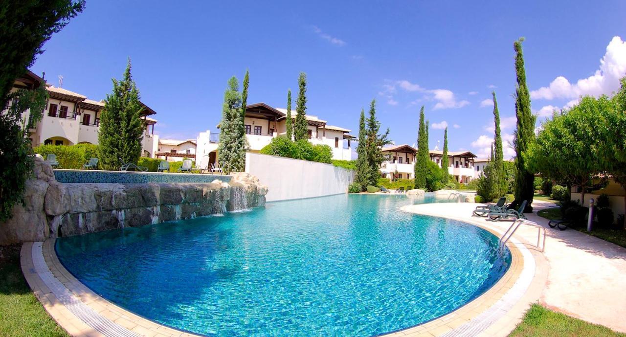 2 Bedroom Apartment Chloe With Communal Pool, Aphrodite Hills Resort Kouklia Eksteriør bilde