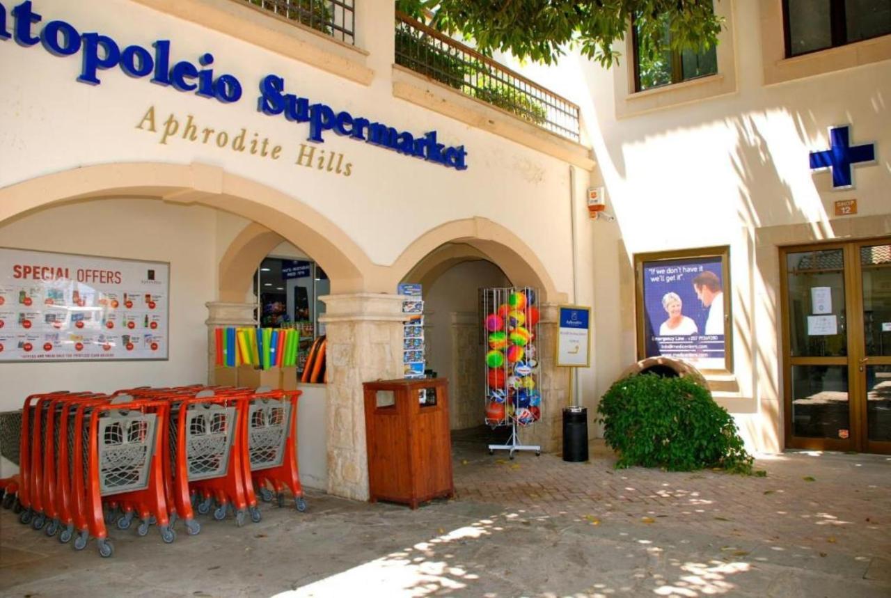 2 Bedroom Apartment Chloe With Communal Pool, Aphrodite Hills Resort Kouklia Eksteriør bilde